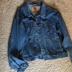Men’s denim jacket size L